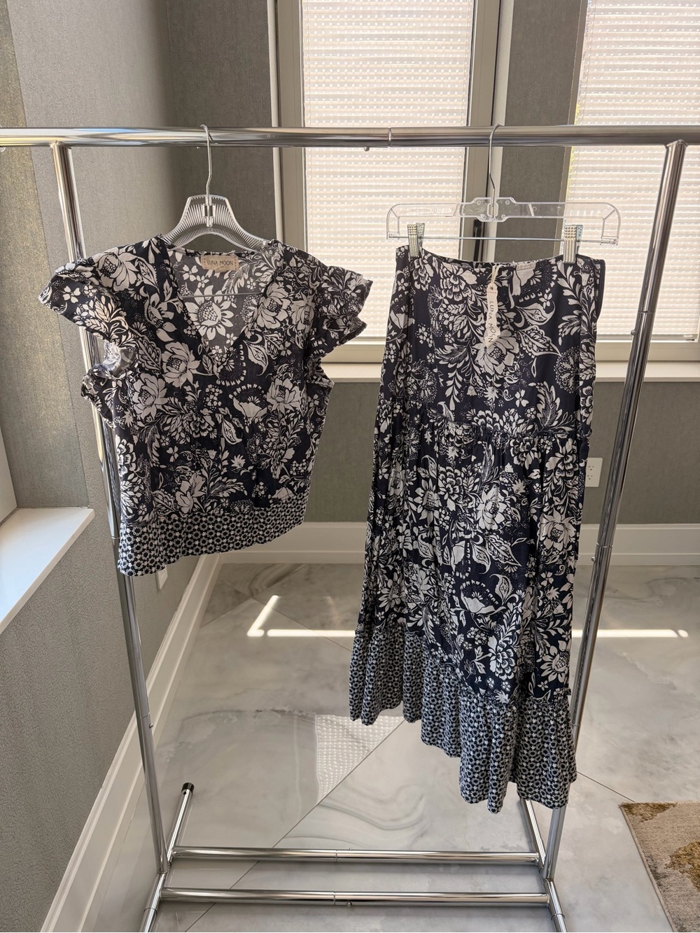 Luna Moon Navy and White Floral Two-Piece Set - Size Small